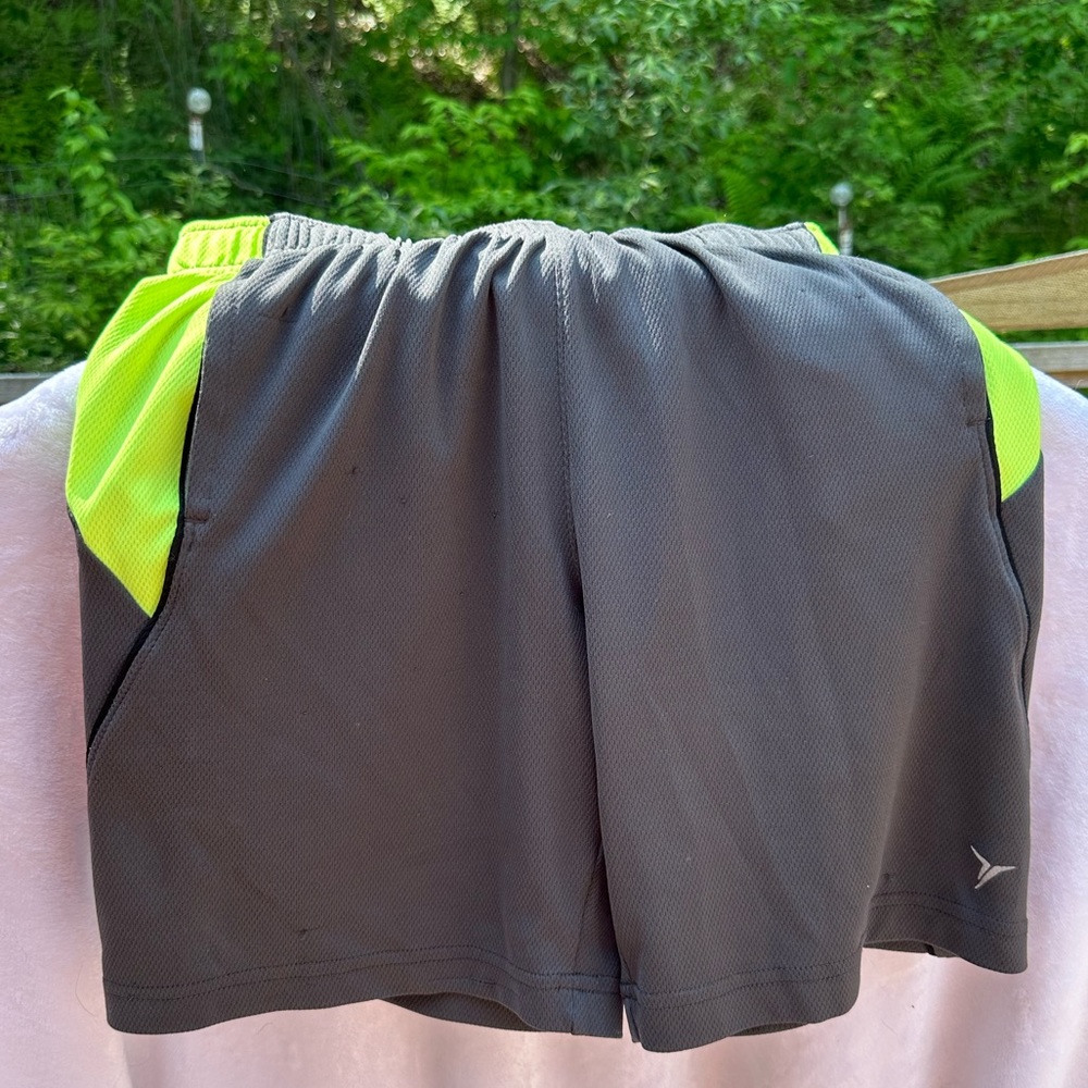 Boys Old‎ Navy Athletic shorts size Medium